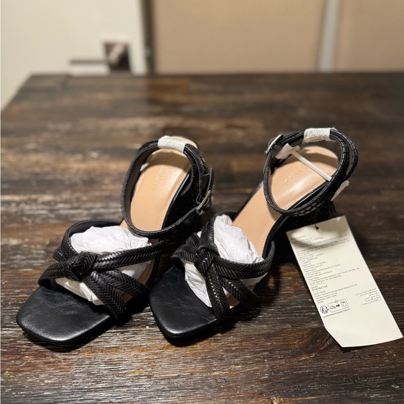 The Drop Shoes - Elegant Black Strappy Women's Sandals with Heel